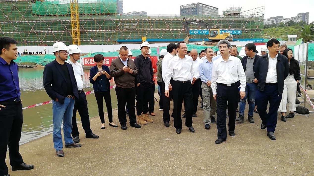 深圳市委常委、常務(wù)副市長(zhǎng)劉慶生考察港灣工程公司大沙河生態(tài)長(zhǎng)廊景觀項(xiàng)目