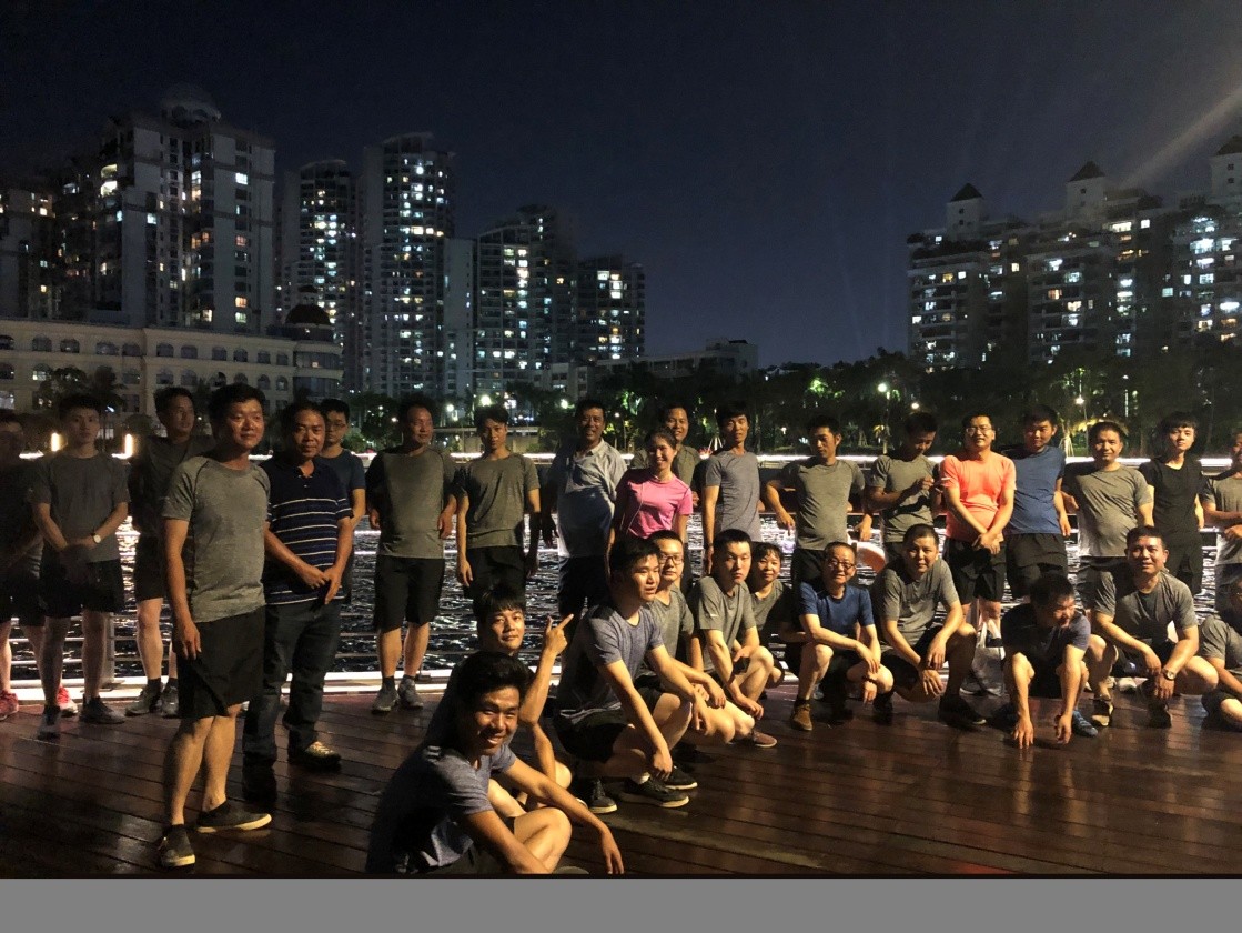 青春引領(lǐng)長(zhǎng)跑，長(zhǎng)跑風(fēng)行招港 —港灣工程公司第二項(xiàng)目部開(kāi)展夜跑活動(dòng)