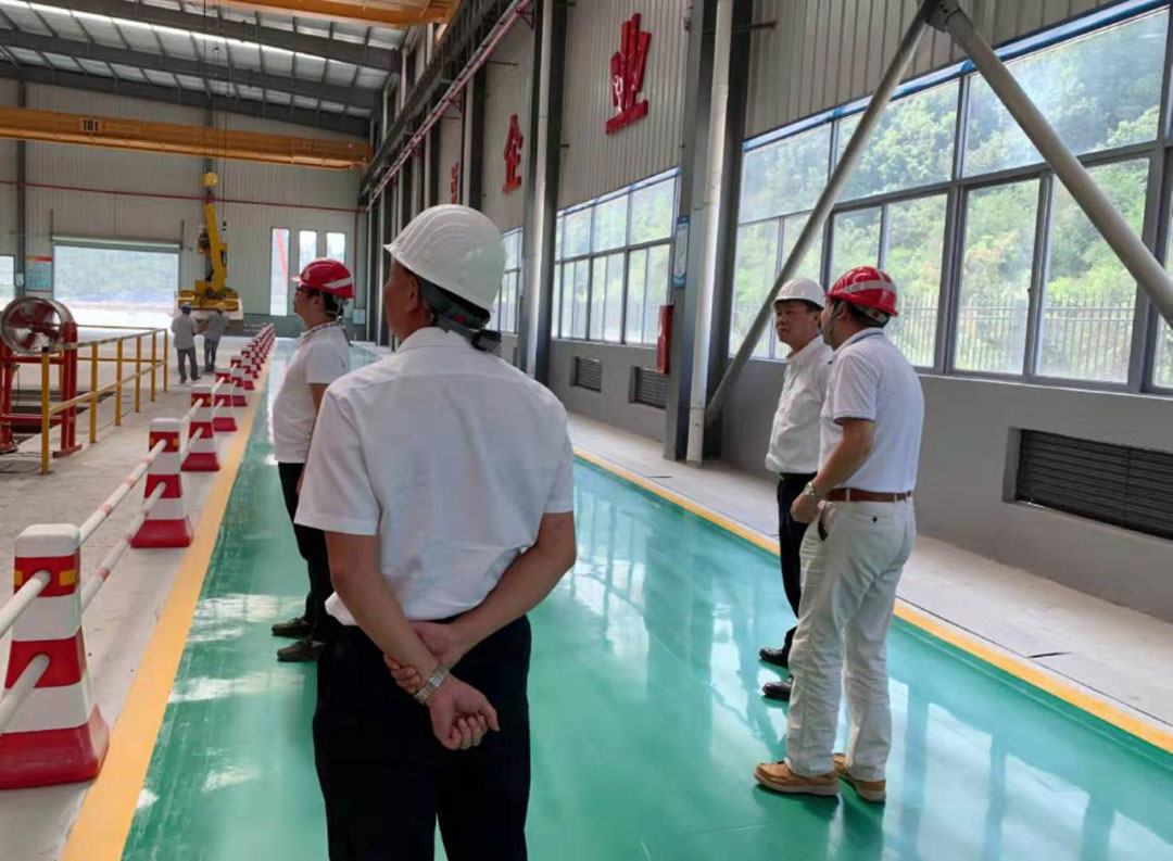 東莞市農(nóng)村商業(yè)銀行企石支行丁行長一行蒞臨東莞環(huán)?？萍脊緟⒂^訪問