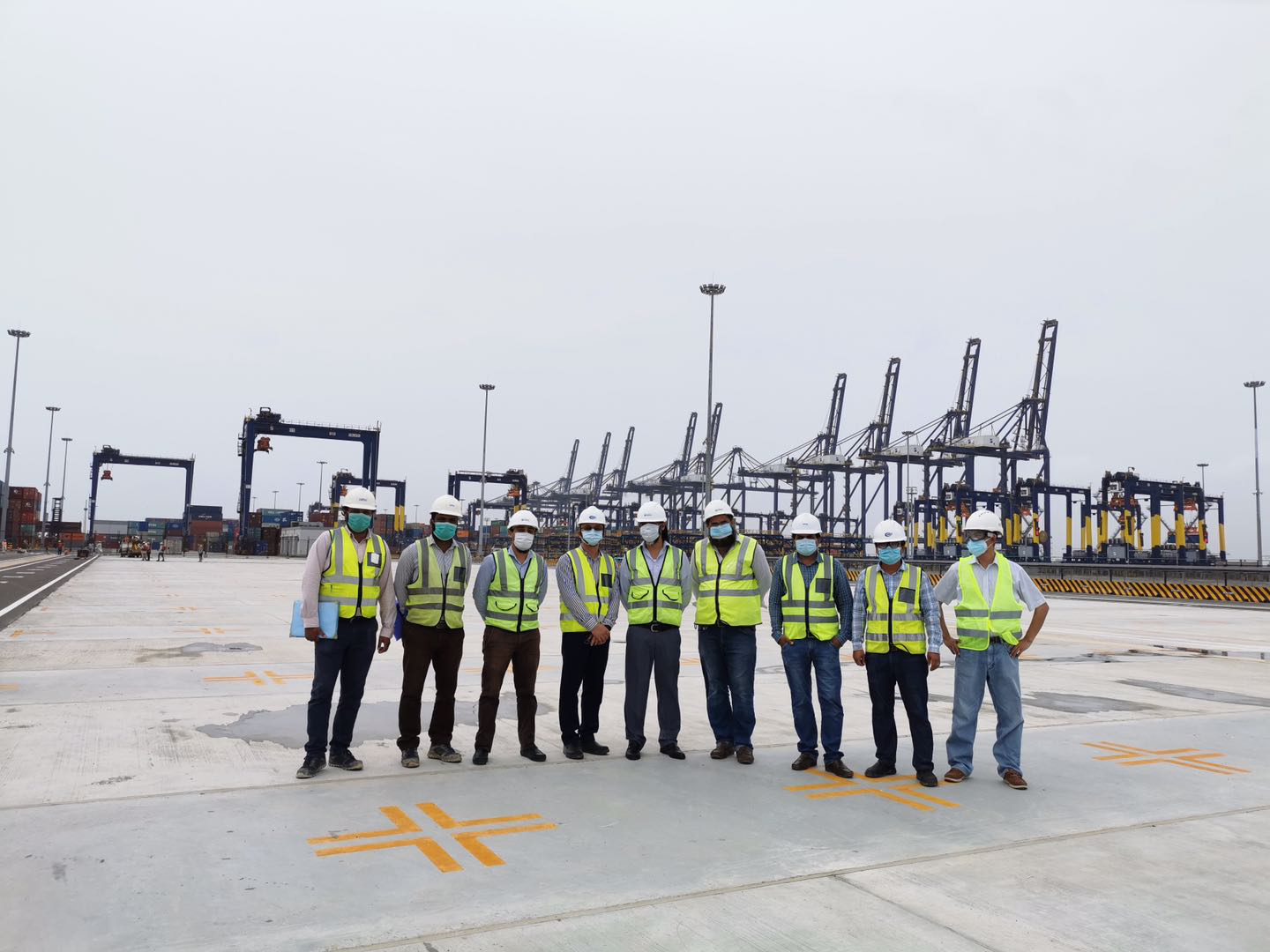 積極進(jìn)取，共克時(shí)艱